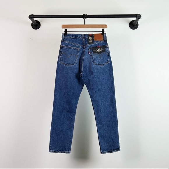 NWT Levi’s 501 High Rise Cropped Jeans In Salsa Middle - Picture 7 of 10
